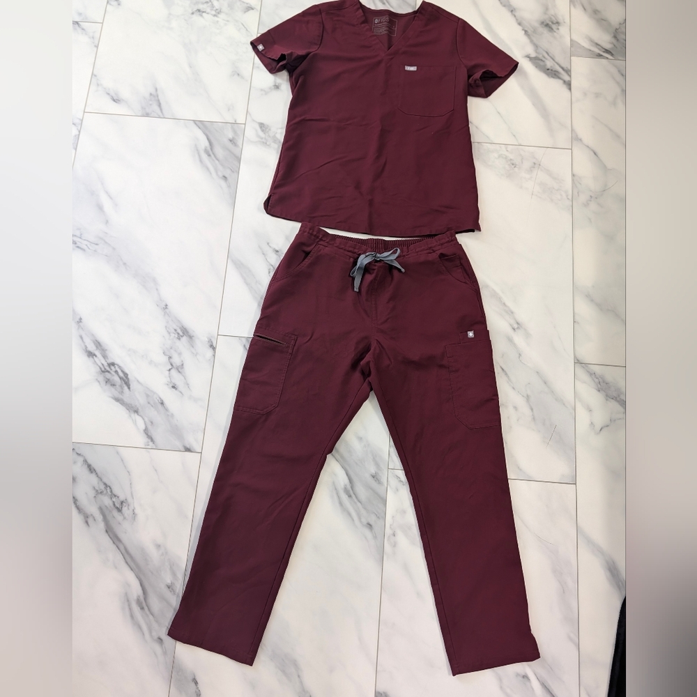 Figs Women's Burgundy Scrub Set
